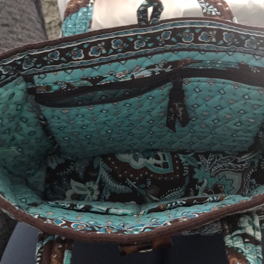 Vera Bradley medium bag! - Picture 2 of 8